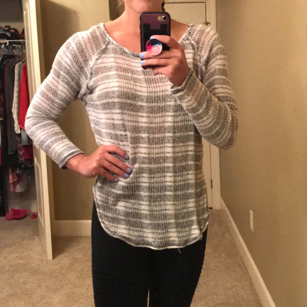 Lightweight sweater